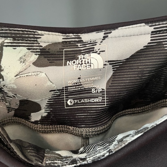 The North Face Flashdry Cropped Athletic Leggings - Picture 4 of 8